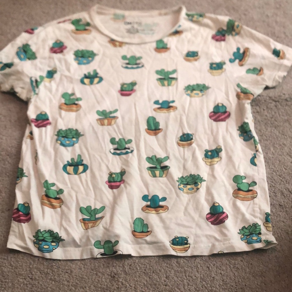 On Fire White and Green Cactus Print Short Sleeve Tee
